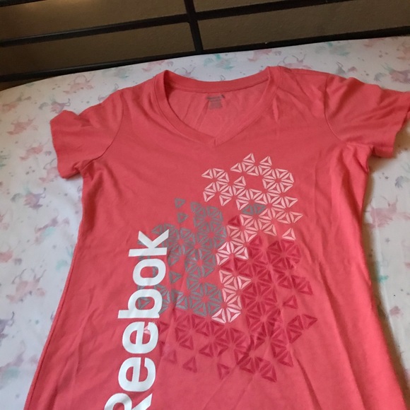 Pink Reebok shirt - Picture 1 of 3